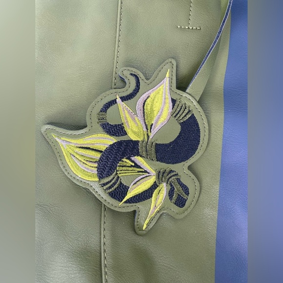 NWT Olive Green and Navy Large Tote Bag With Floral Attachment - Picture 2 of 4